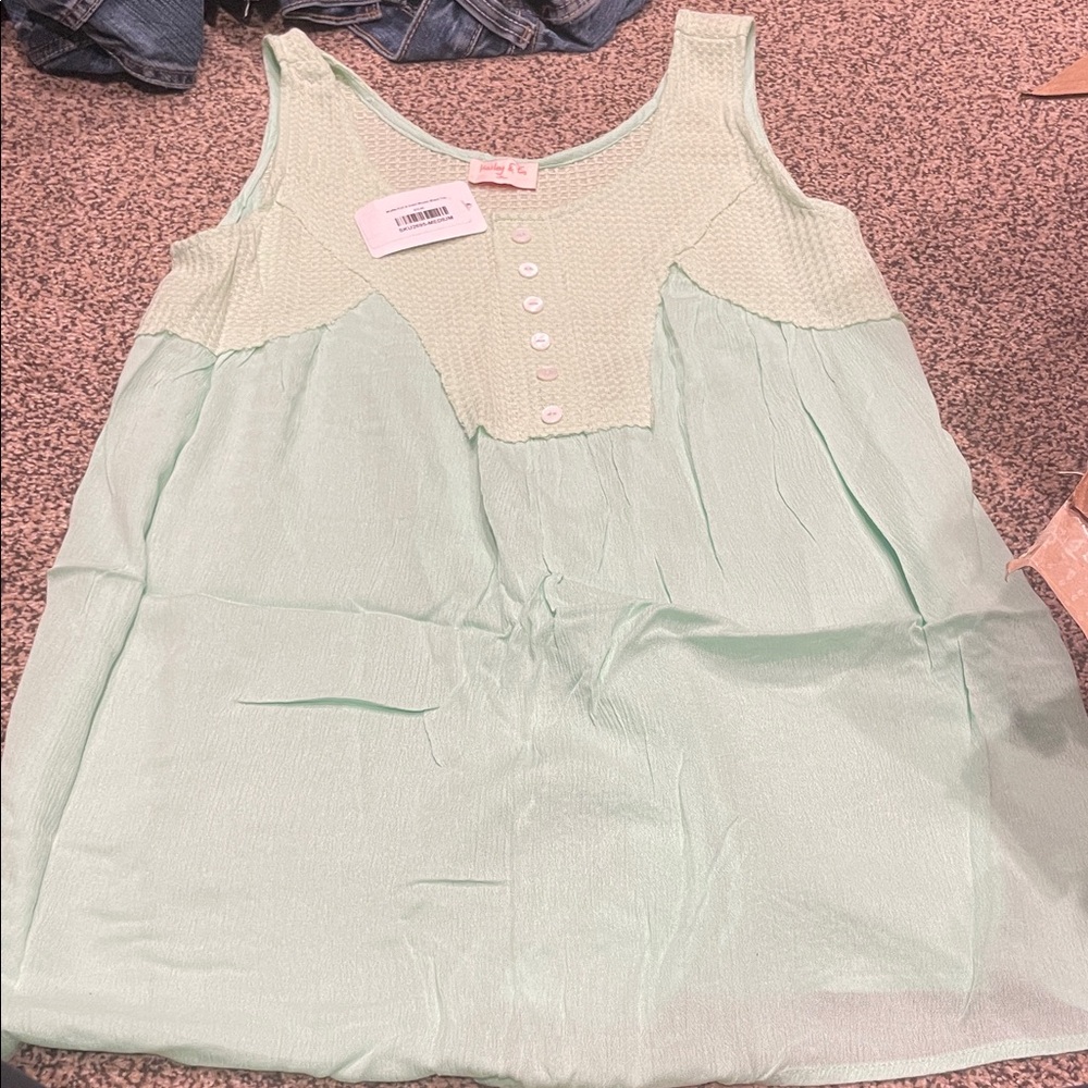Mint Green Sleeveless Tank Top Hailey & Co size Medium